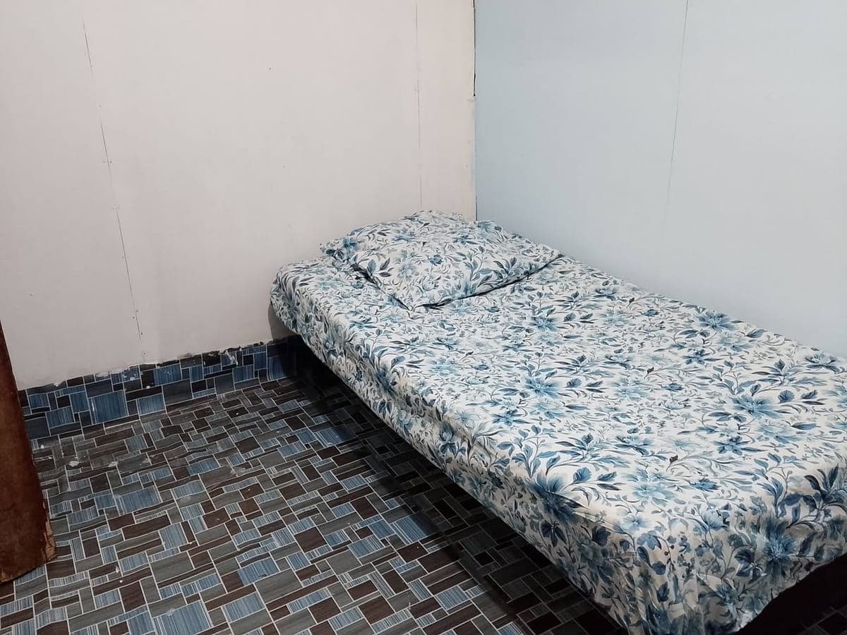 ROOM FOR RENT: (LADIES ONLY) actual pics sg room, inclusions bed with foam, bedsheets, stand fan, wi... - photo 2