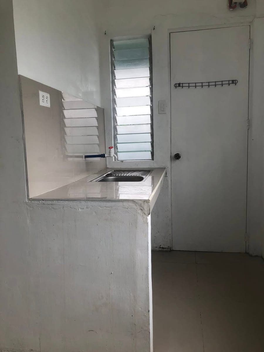 Room for rent studio type.                                      Own Cr & kitchen sink.... - photo 1