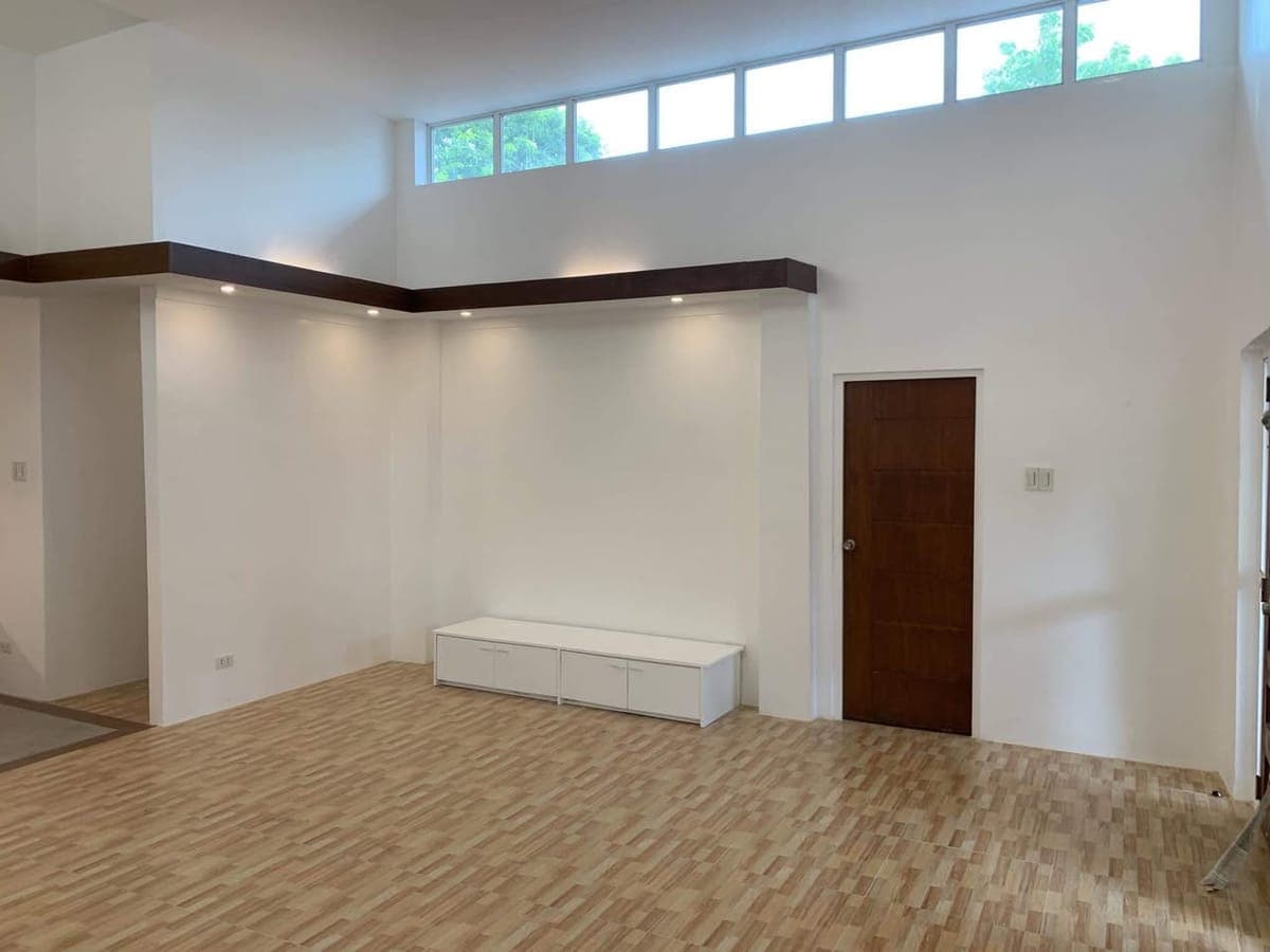 MODERN HOUSE FOR RENT - closely located to St. Scho (walking distance) & La Salle - photo 4