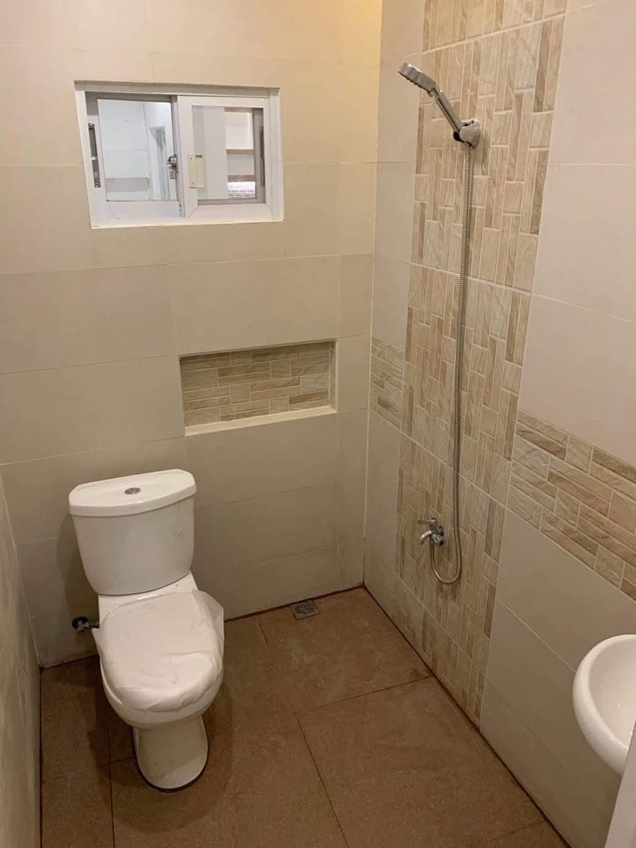 MODERN HOUSE FOR RENT - closely located to St. Scho (walking distance) & La Salle - photo 5