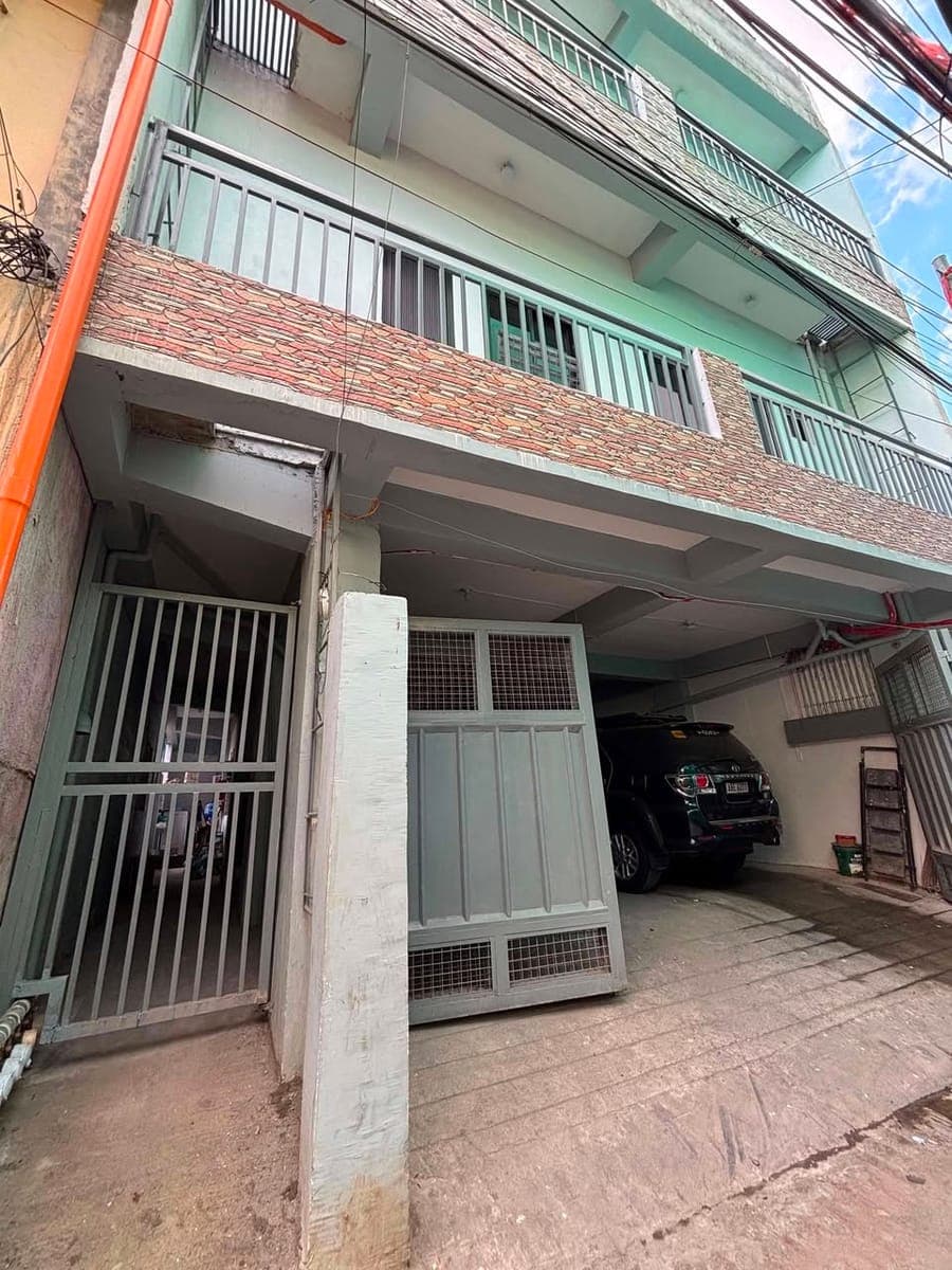 4 New Unit STUDIO TYPE W/Mezzanine FOR RENT - photo 2