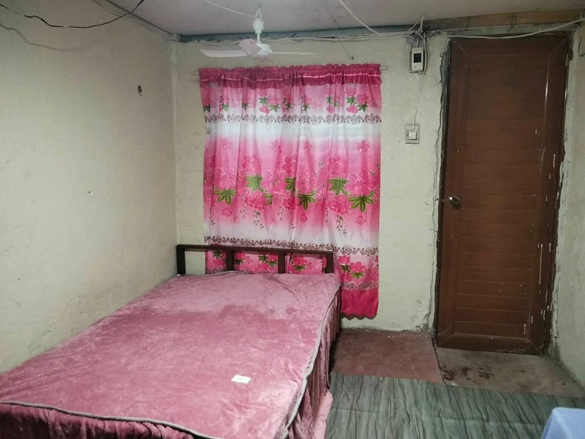 Room for rent with own Cr at sink - photo 1