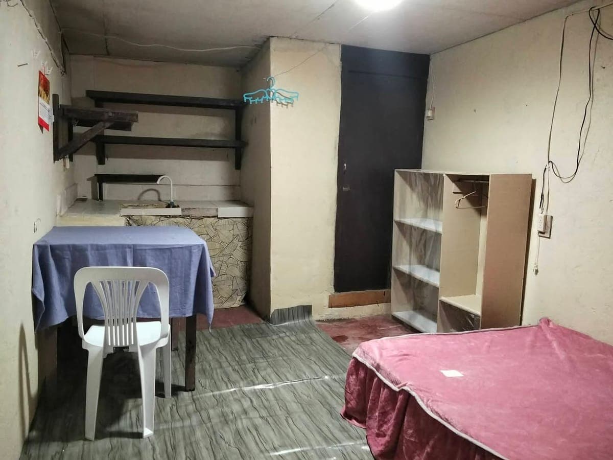 Room for rent with own Cr at sink - photo 2