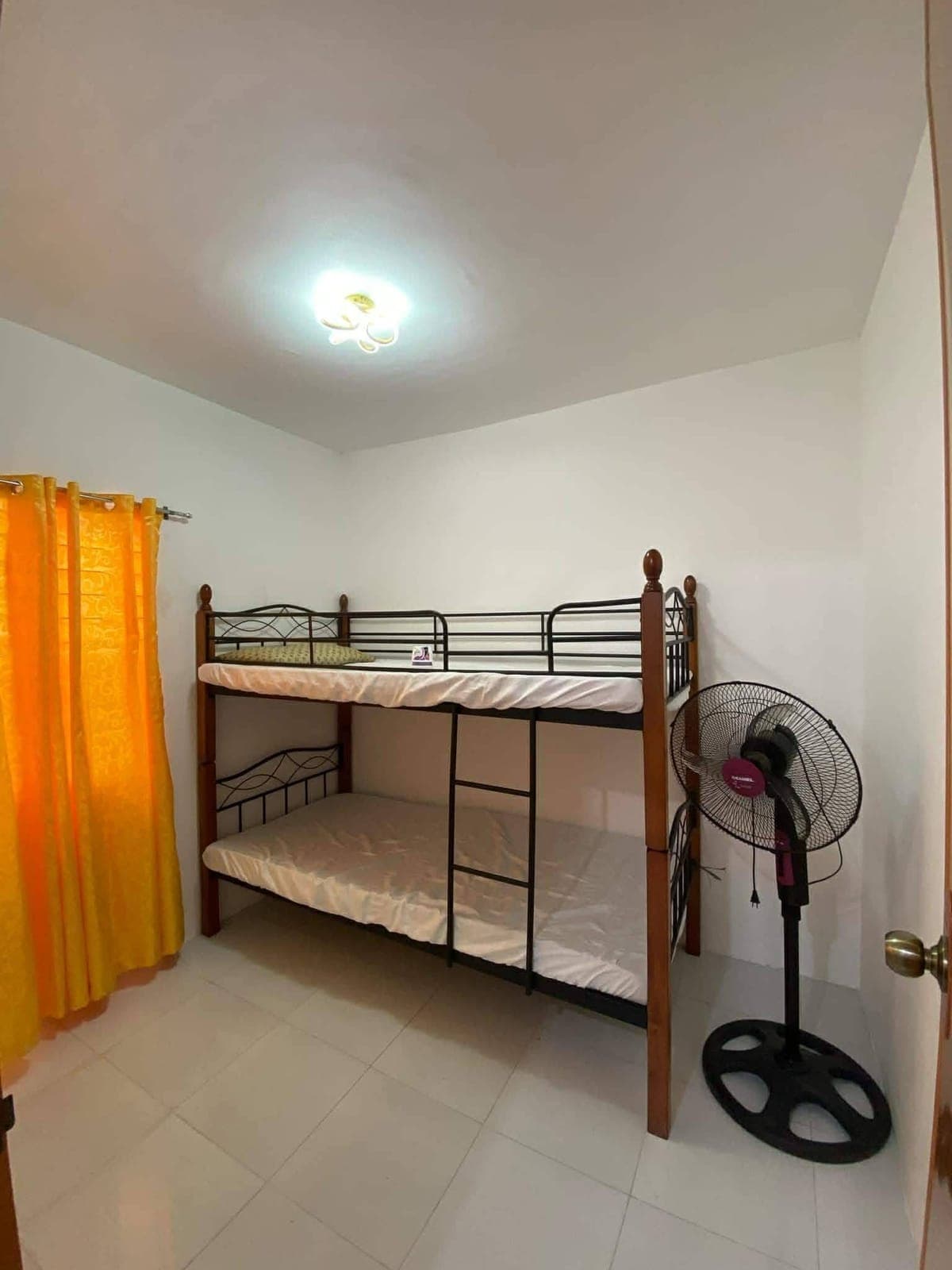 House  for Rent - photo 2