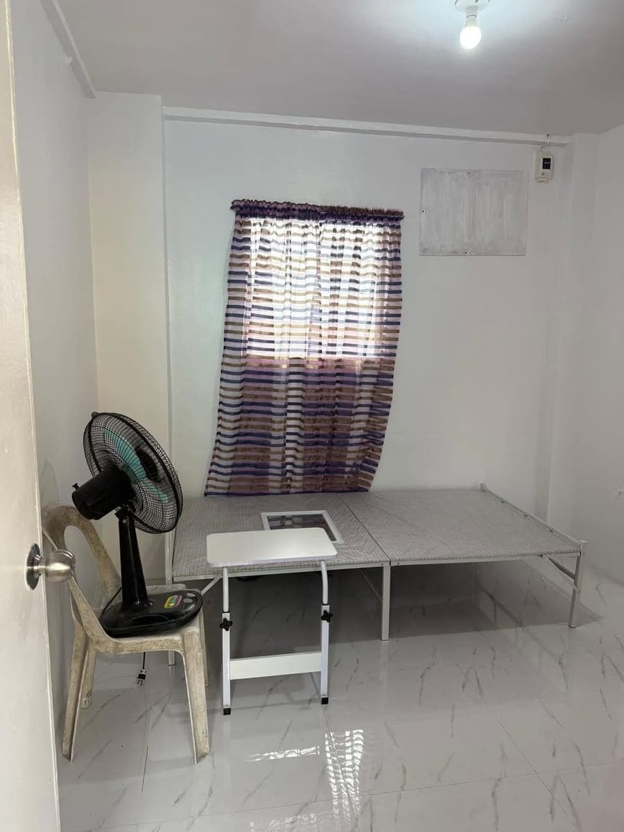 FOR STUDENTS ONLY! - photo 1