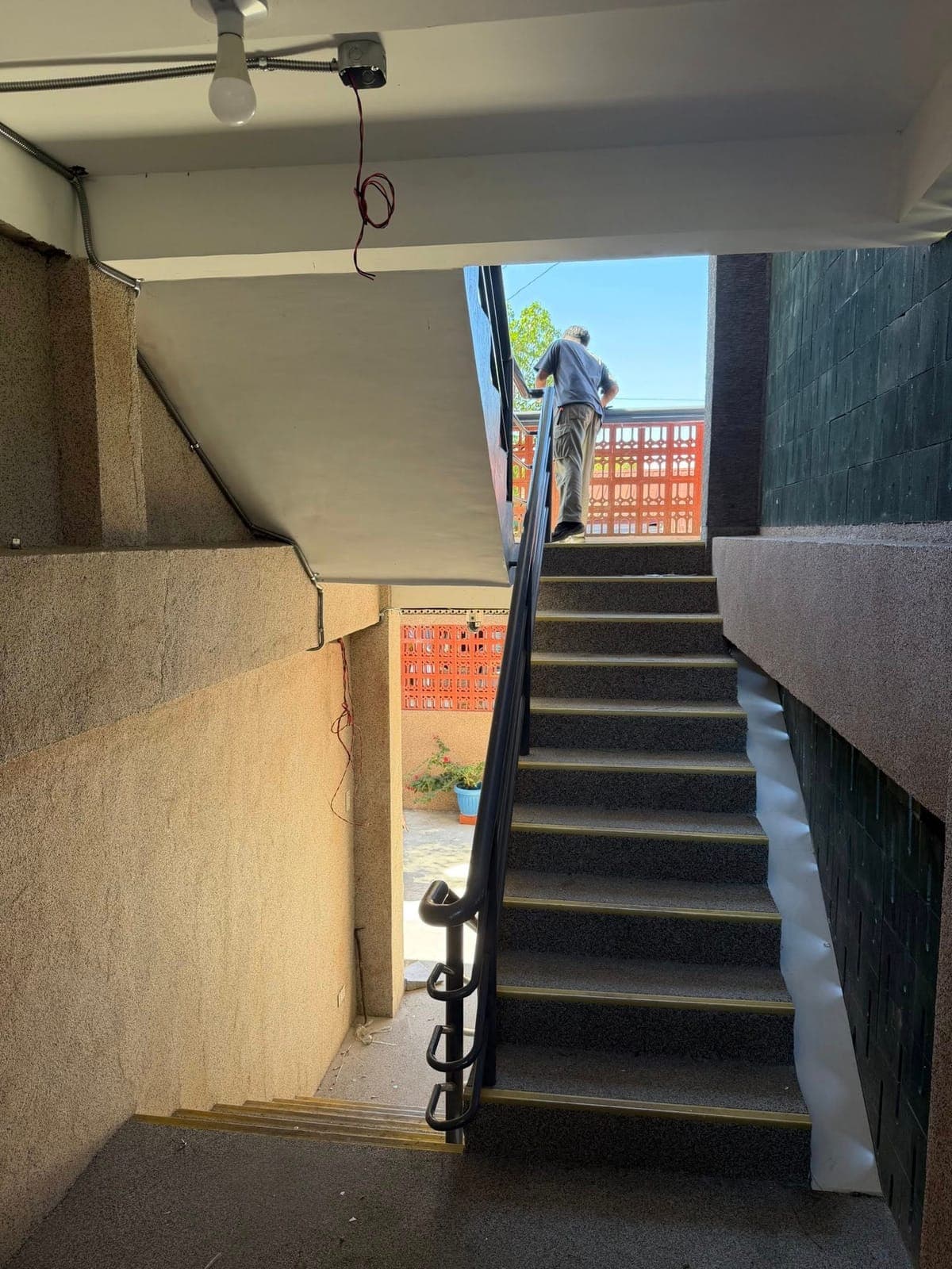 🚨 LOOKING FOR A STUDIO UNIT APARTMENT? THIS IS YOUR SIGN! 🚨 - photo 2