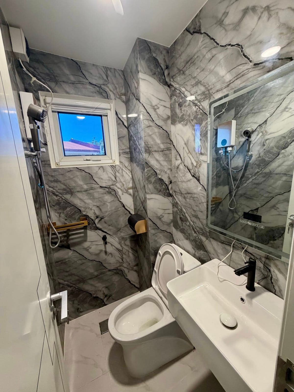 🚨 LOOKING FOR A STUDIO UNIT APARTMENT? THIS IS YOUR SIGN! 🚨 - photo 7