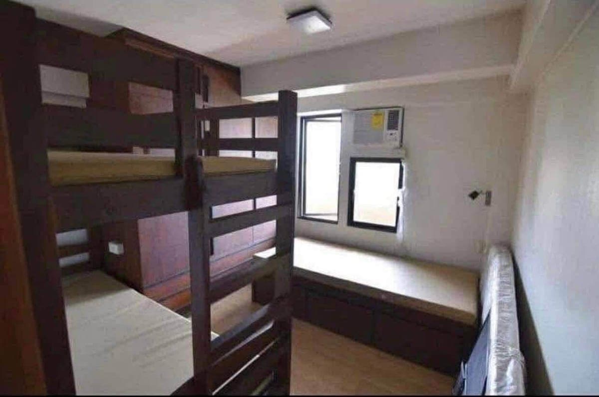 LOOKING FOR: - photo 2