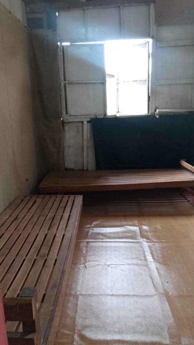 available room for rent 2500 solo,all in na  located at 15th lacson st brgy 7 lapit lng riverside os... - photo 2