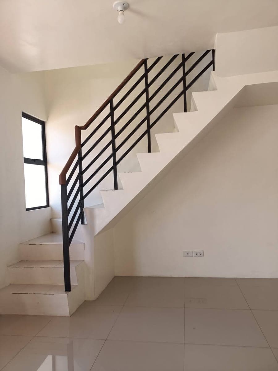 Unfurnished House for rent in Casa Mira Subdivision Brgy Granda Bacolod City - photo 2