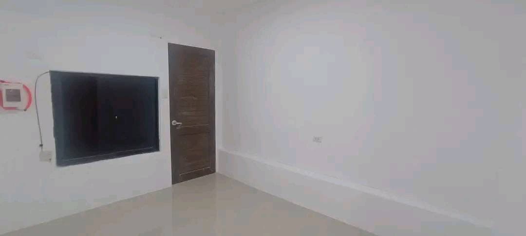 🏡 Newly Built 2 Unit Apartment - photo 4