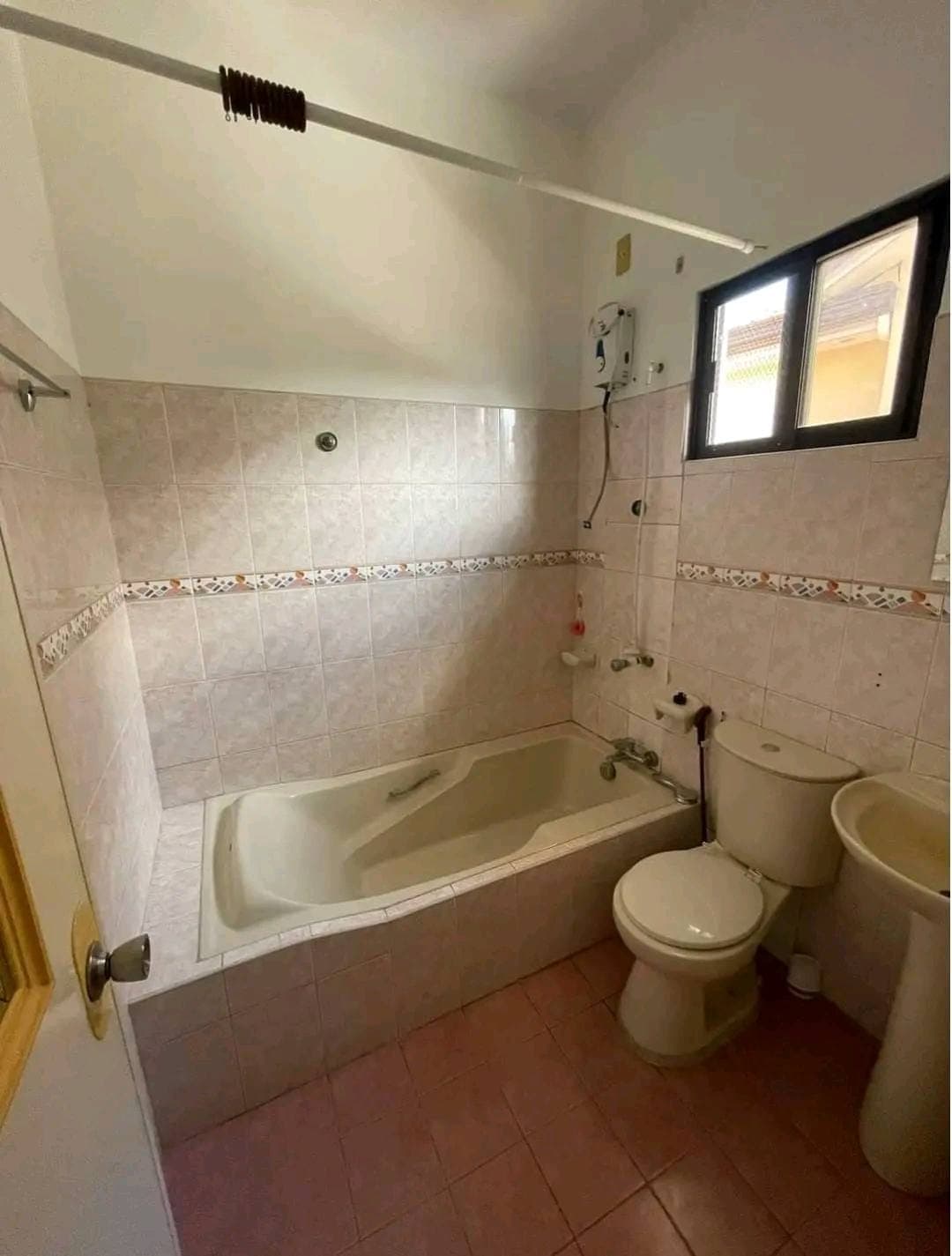 House for rent  Furnished 3  Bedrooms in Pacific Grand Villas, Lapu-Lapu City @ P35K/mo - photo 14