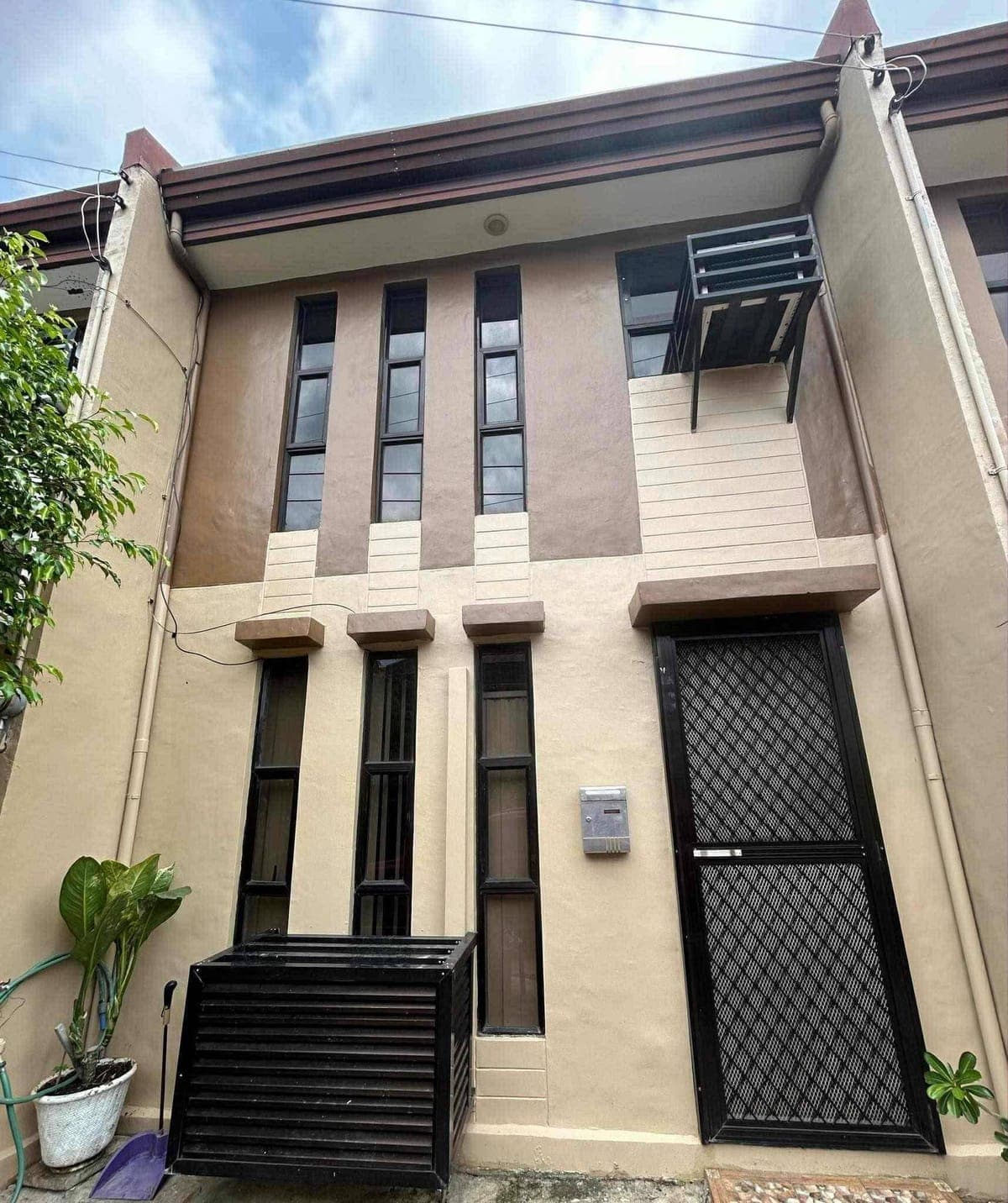 FOR RENT – Fully Furnished Apartment/House - photo 5