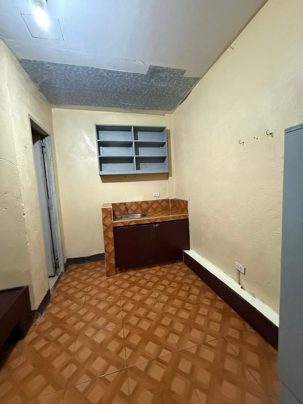 “Gated Studio Type Room for rent available now “ - photo 1
