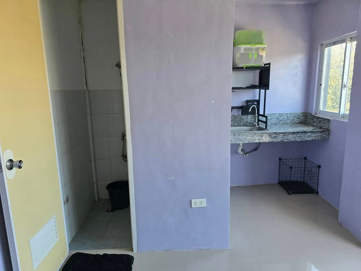 For rent studio w toilet and sink ( 1hp split type aircon) 3rd flr - photo 2