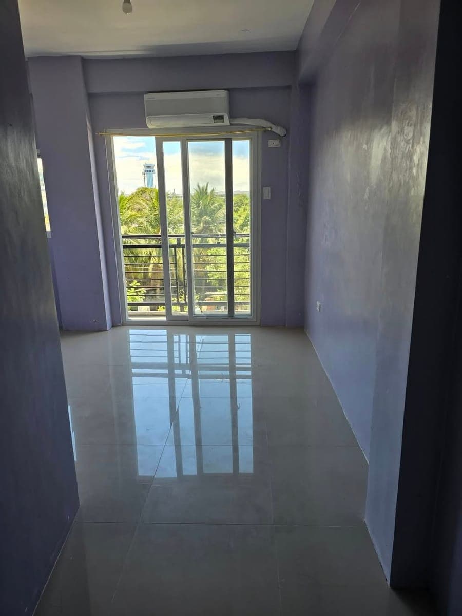 For rent studio w toilet and sink ( 1hp split type aircon) 3rd flr - photo 5