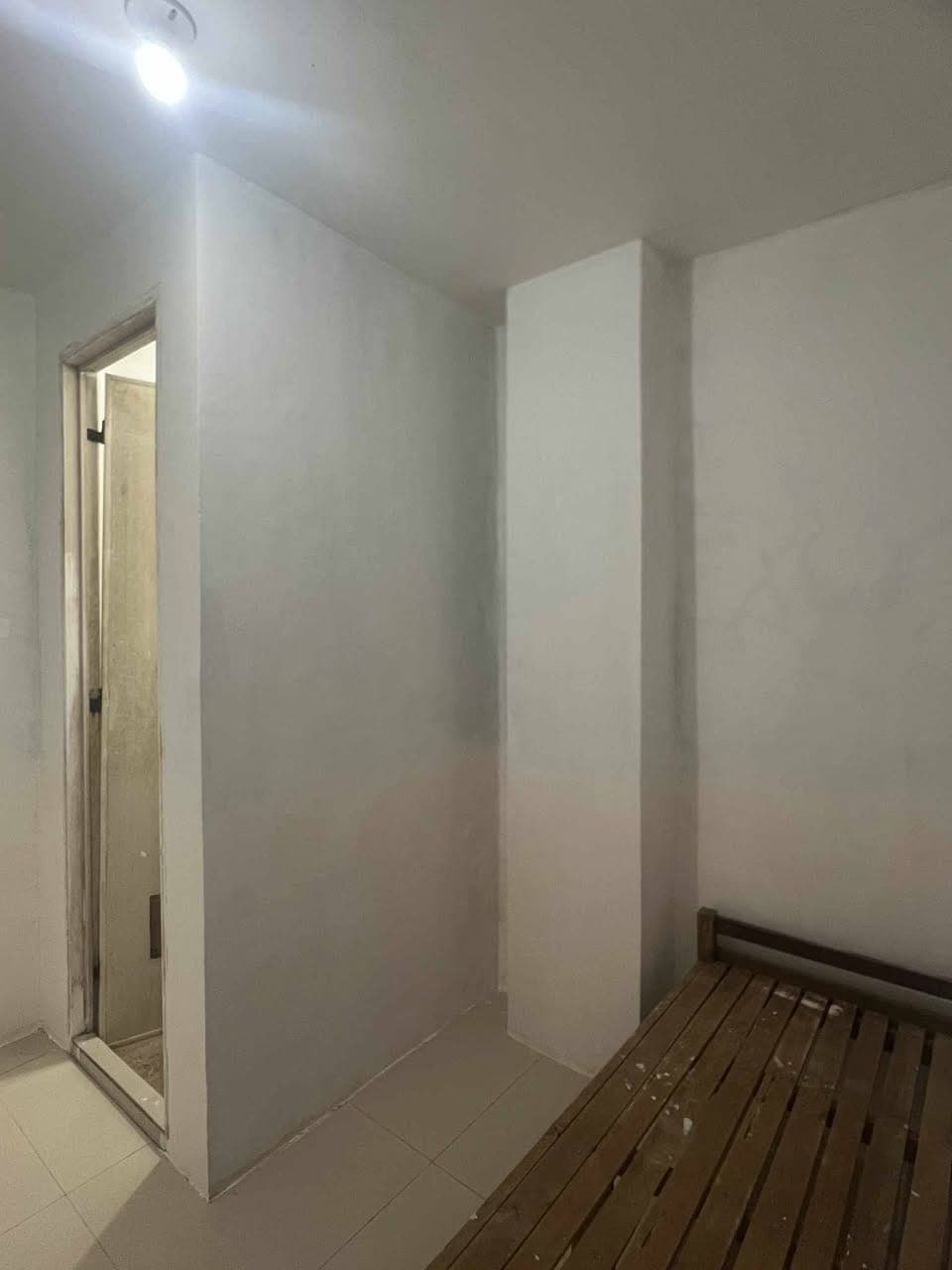 Apartment with own cr and aircon tag 3k Ra, Paulian naku 5k. 6k akong nabayad pag Marc 31 lang ko ni... - photo 3
