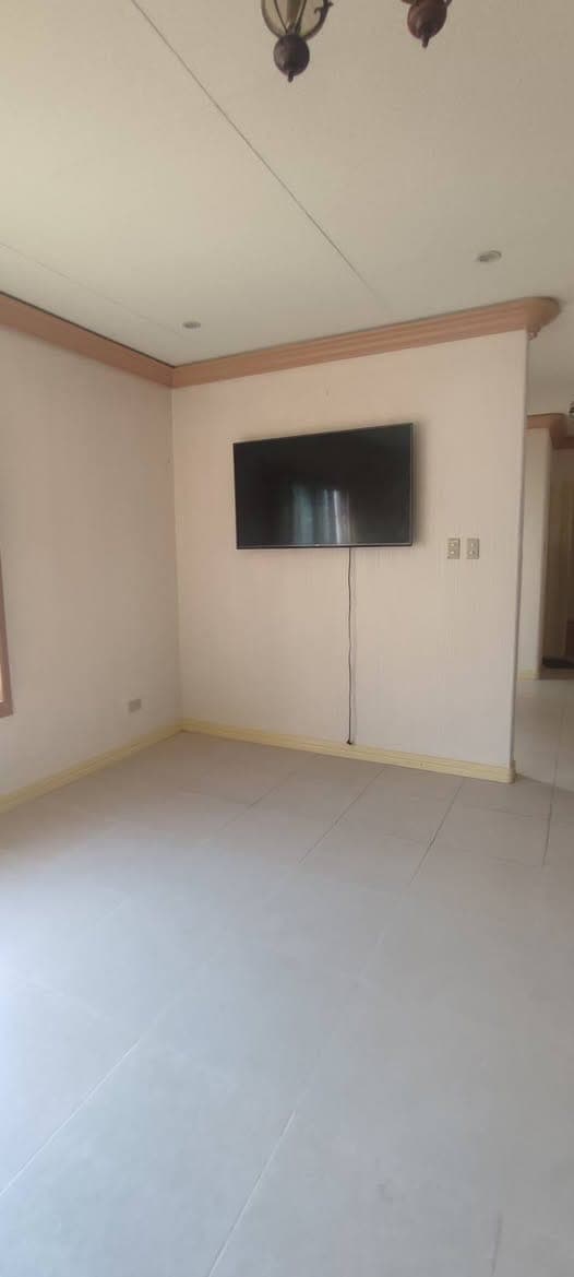 HOUSE FOR RENT IN HEVA BF HOMES LASPINAS - photo 4