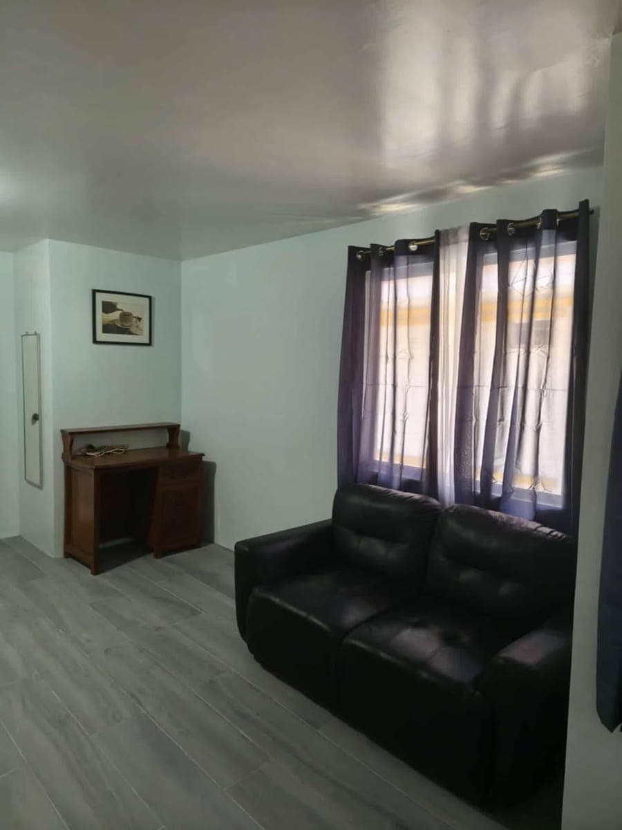 Fully furnished studio type condominium (newly renovated) with parking space for rent - photo 3