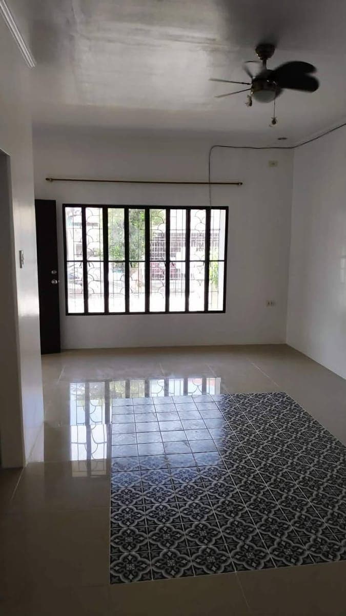 House for Rent in BF Homes inside secured enclave along Concha Cruz - photo 1