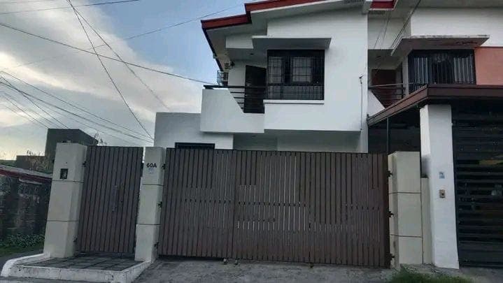 🏫TOWNHOUSE (Corner Lot) FOR RENT - photo 1