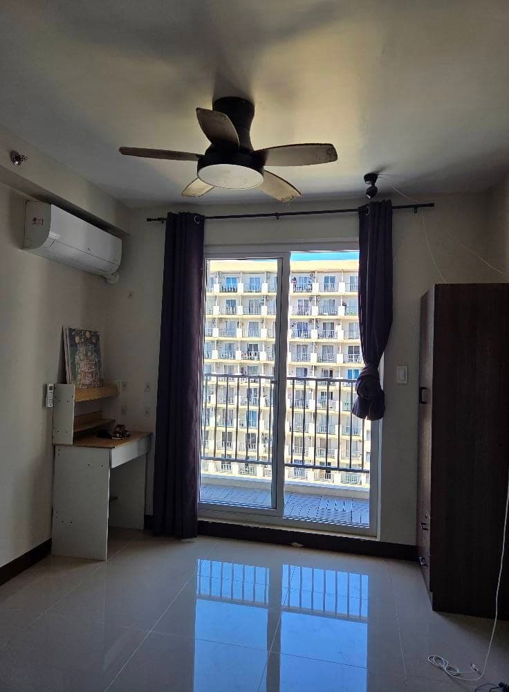👍Condominium for rent bare unit with balcony - photo 4