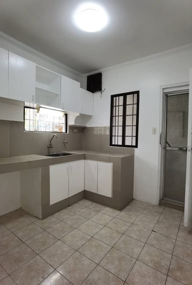 🏠  HOUSE FOR RENT - photo 2