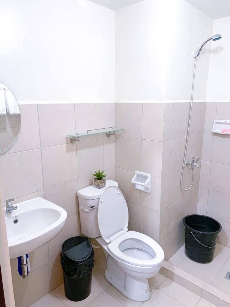 Monthly rent at 16,000pesos including condo dues - photo 8