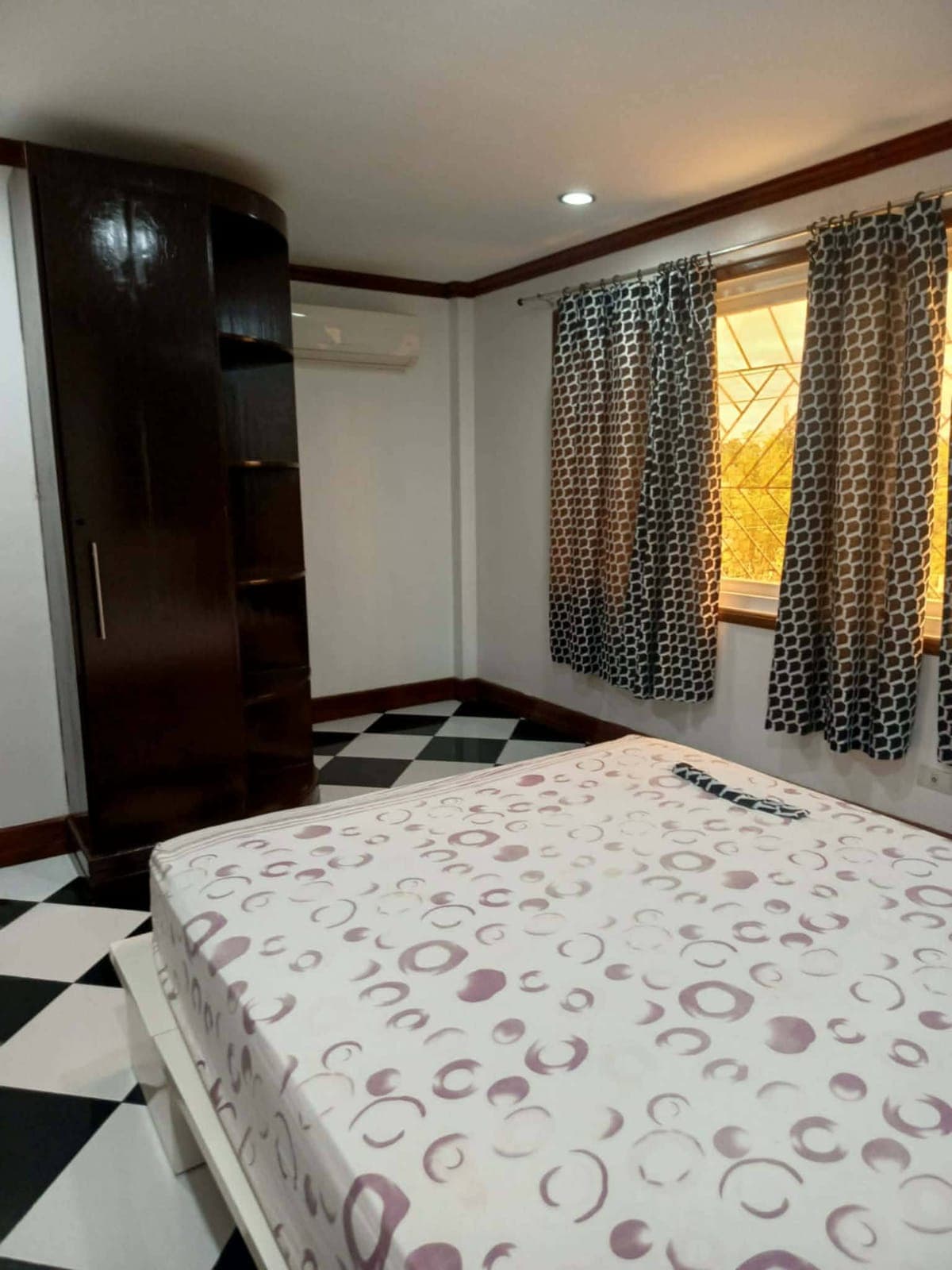 FOR RENT 3 STORIES - photo 2