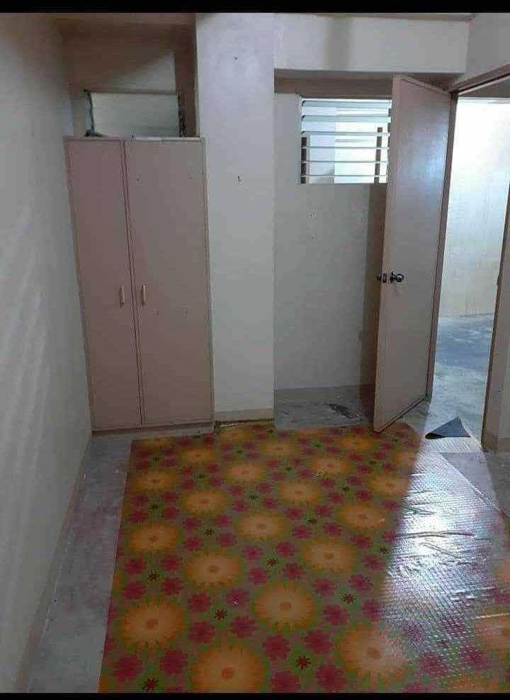 1 room Available good for 2 persons 4700 all in na with Wi-Fi and use ref pauna2 lg deposit move in... - photo 2