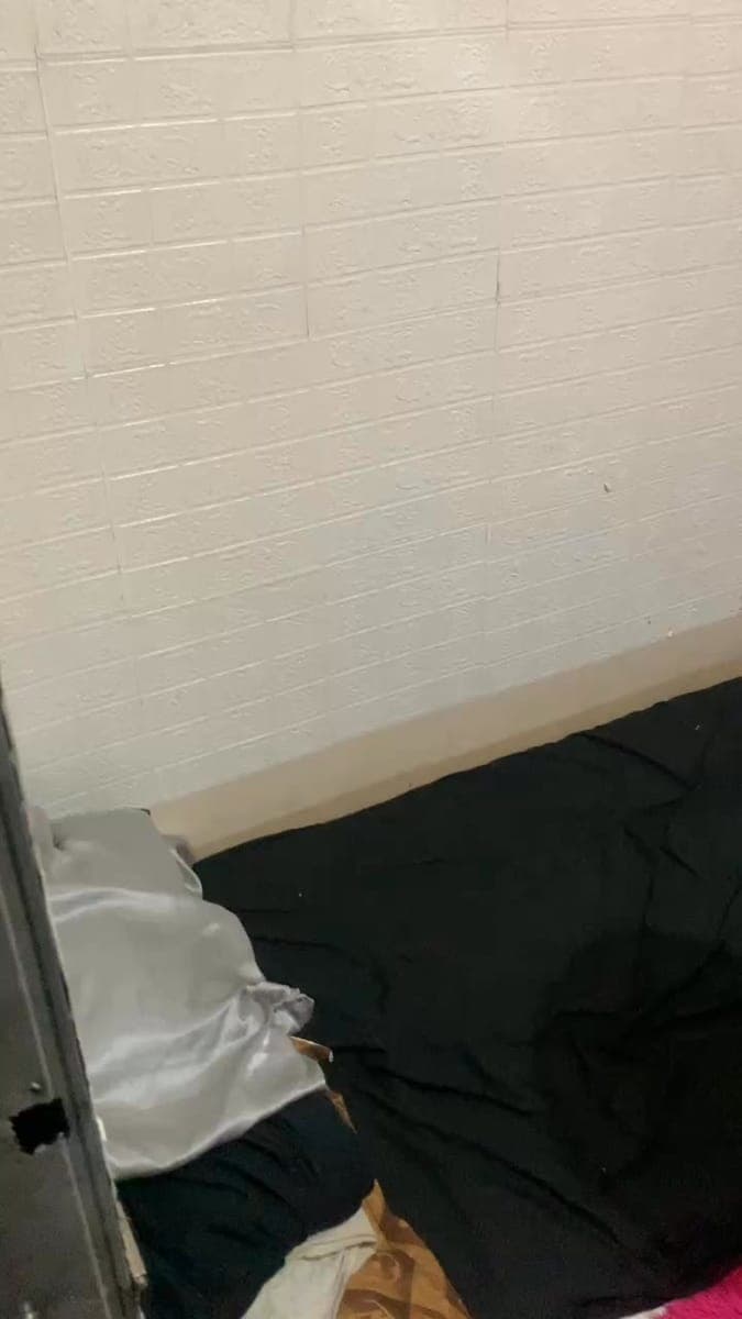 1 room Available good for 1 person 3600 all in na with Wi-Fi and use ref pauna2 lg deposit move in b... - photo 3