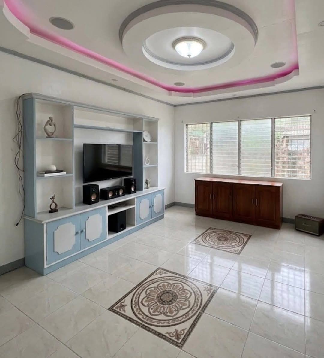 House for Lease: Semi-Furnished with Modern Vintage Charm, City Heights, Taculing, Bacolod City - photo 3