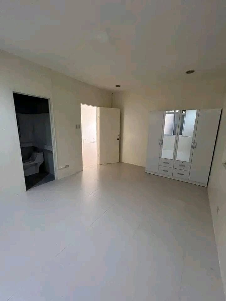 Newly vacant HOUSE FOR RENT: - photo 3