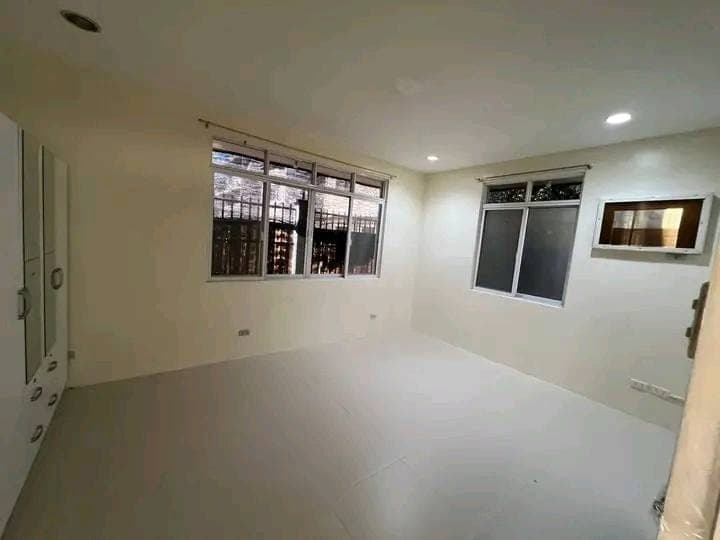 Newly vacant HOUSE FOR RENT: - photo 4