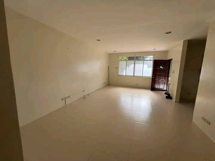 Newly vacant HOUSE FOR RENT: - photo 10