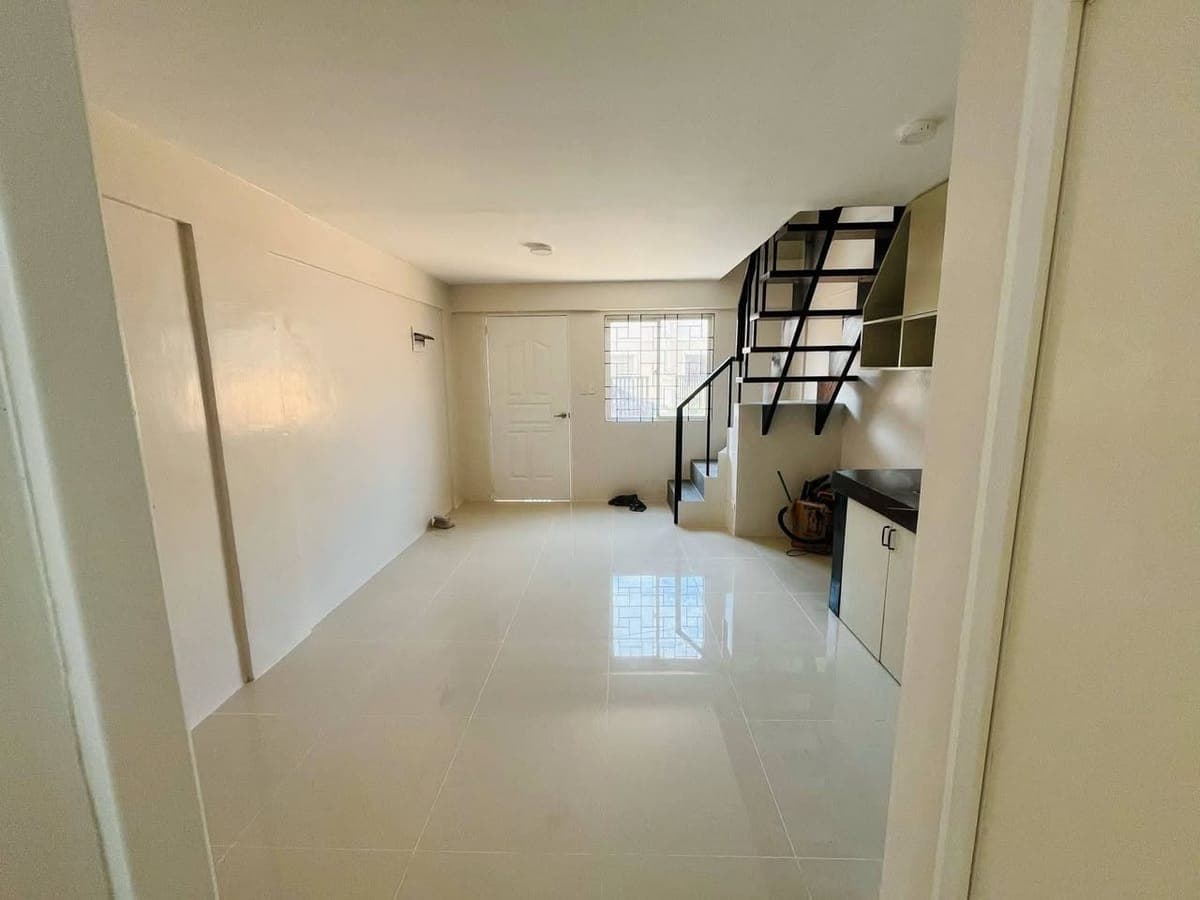 HOUSE FOR Long term Rent in Camella South, Brgy. Alijis, Bacolod City( Unfurnished 2storey House) Re... - photo 1