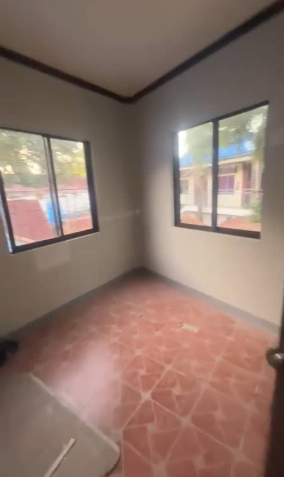 Newly Renovated House for Rent - photo 1