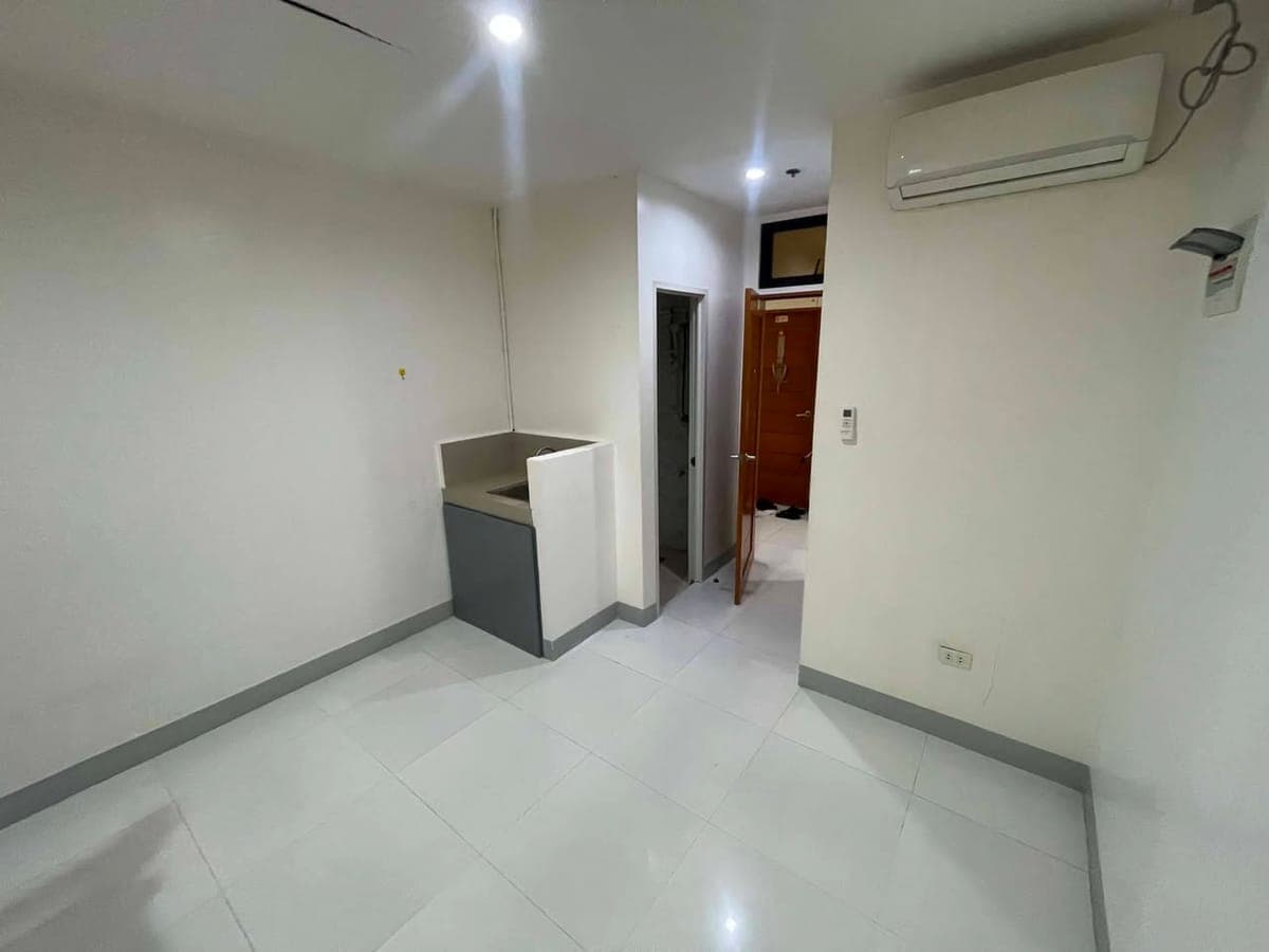 🎓 STUDENT-FRIENDLY STUDIO TYPE FOR RENT! 🏠✨ - photo 2