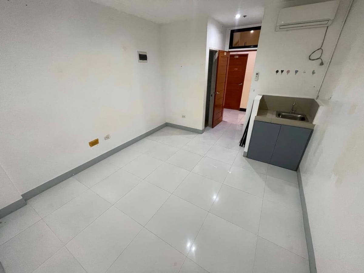 🎓 STUDENT-FRIENDLY STUDIO TYPE FOR RENT! 🏠✨ - photo 3
