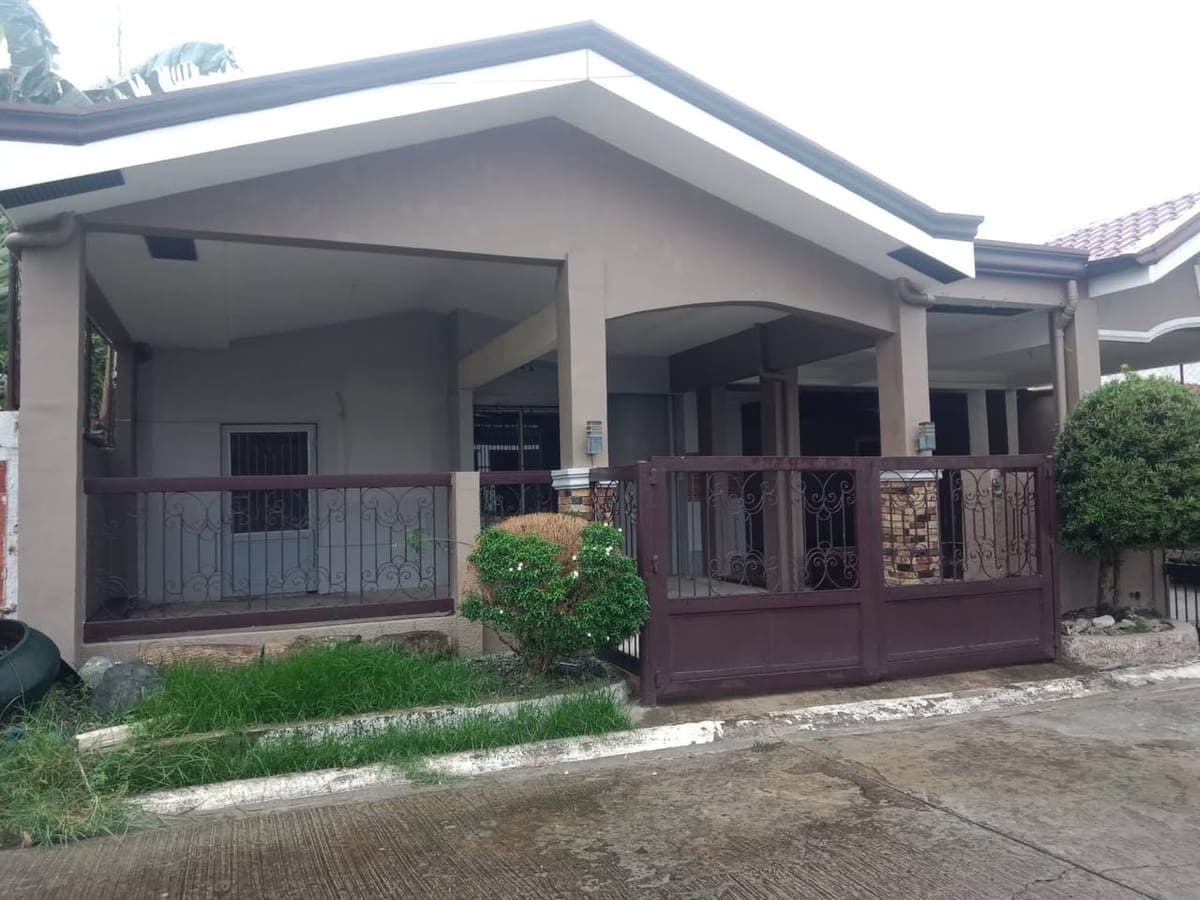 Bungalow House For rent in BF International - photo 3