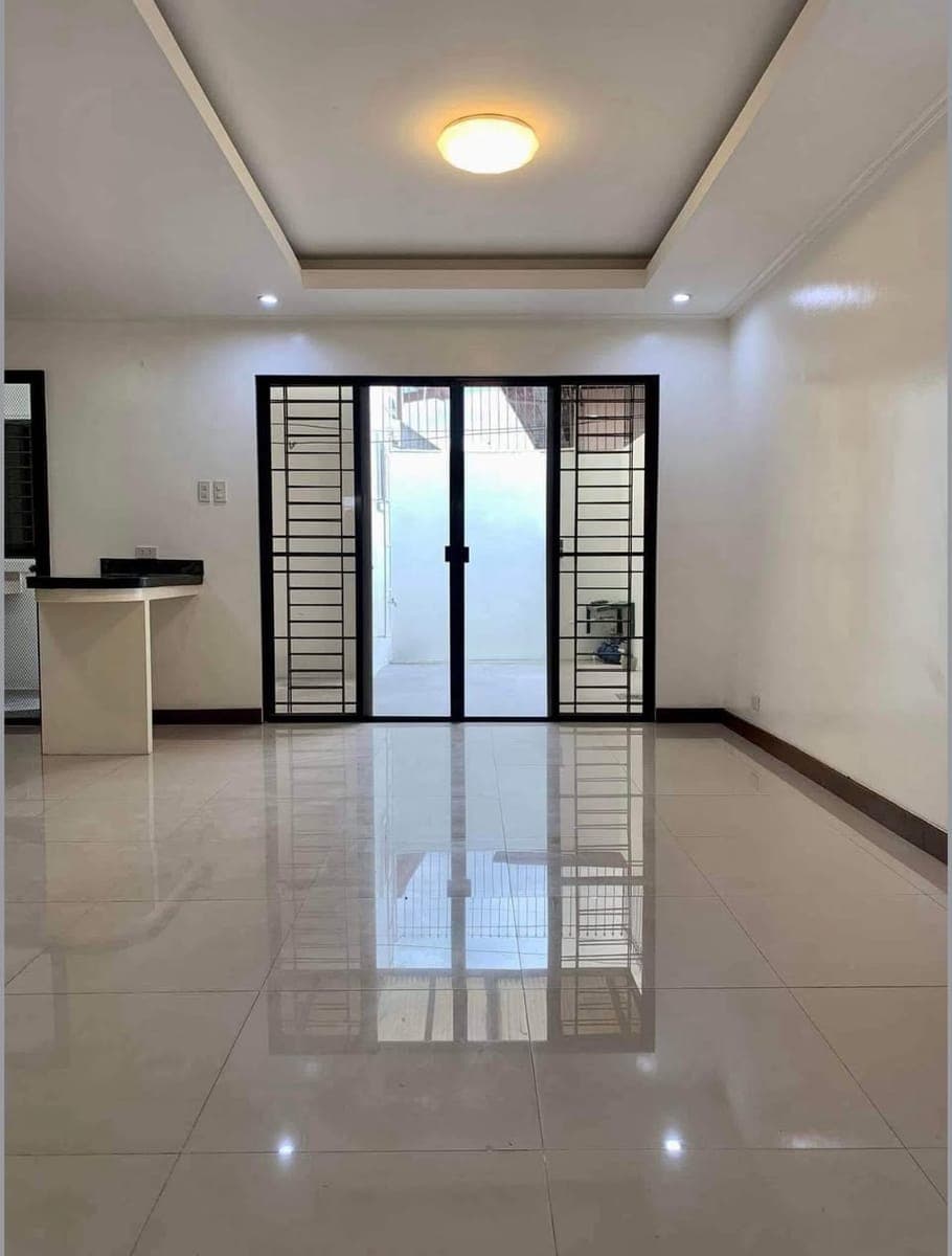 For RENT: 2-Storey Modern House Duplex - photo 3