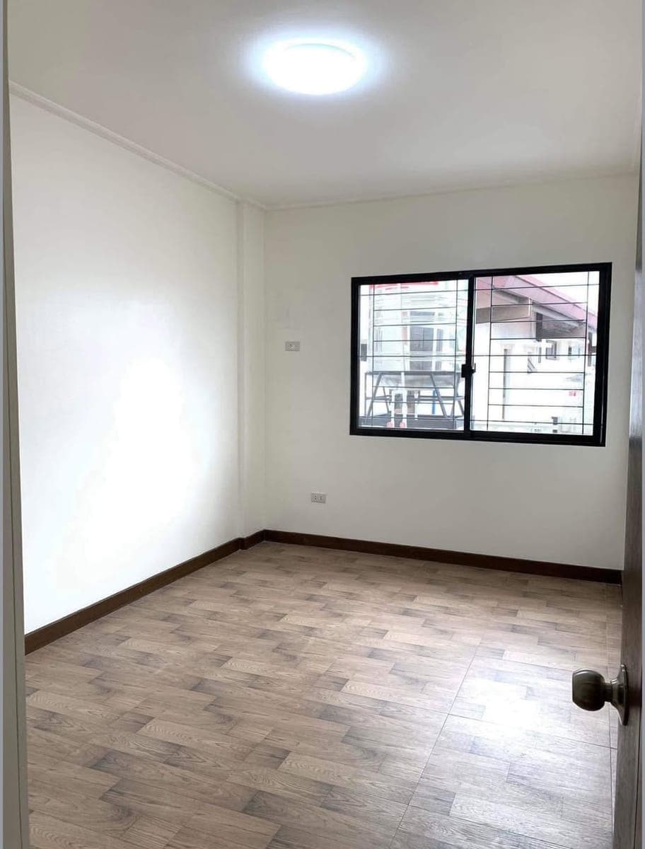 For RENT: 2-Storey Modern House Duplex - photo 4
