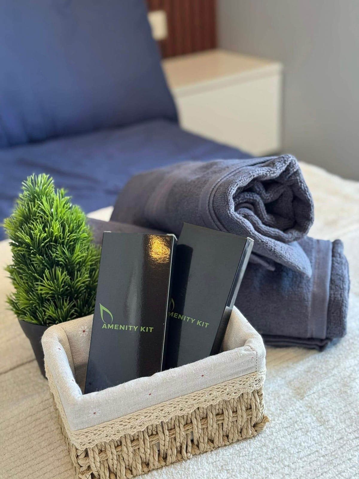 Looking for a comfortable, stylish place to stay? This cozy 1-bedroom condo is perfect for relaxing,... - photo 1