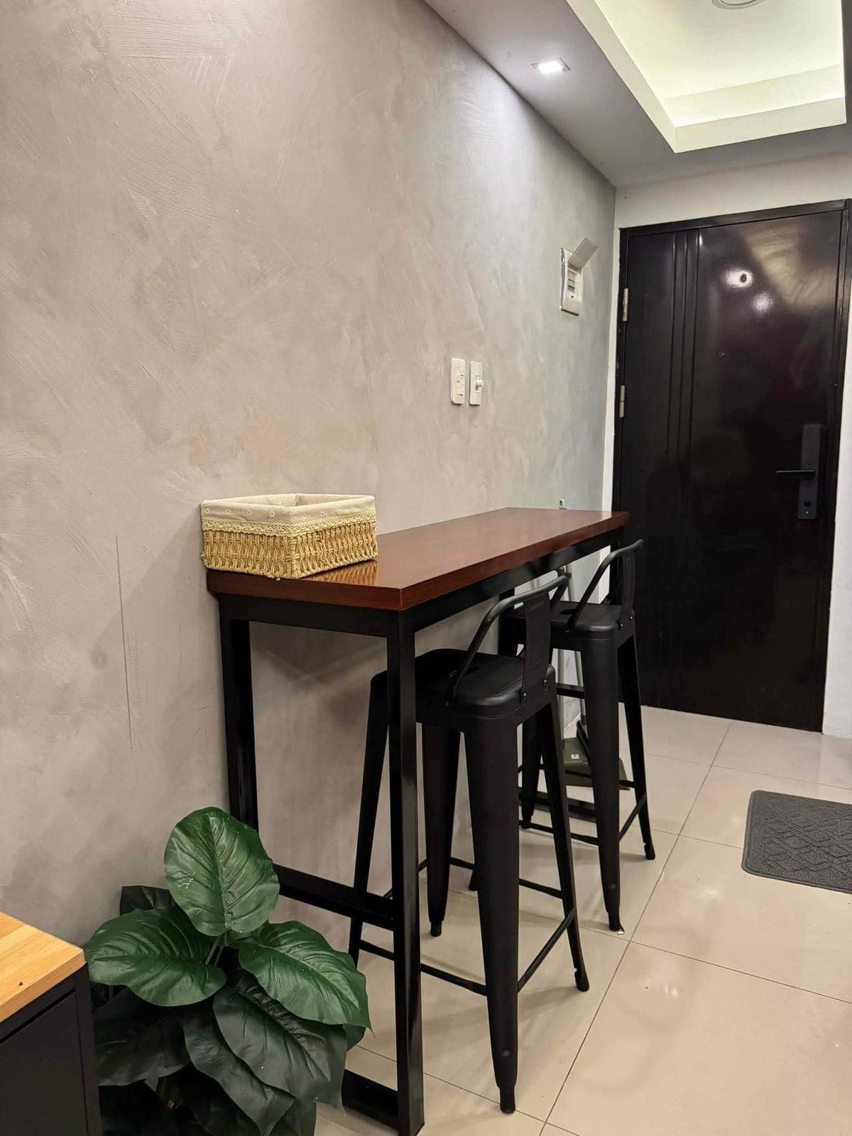 Looking for a comfortable, stylish place to stay? This cozy 1-bedroom condo is perfect for relaxing,... - photo 4