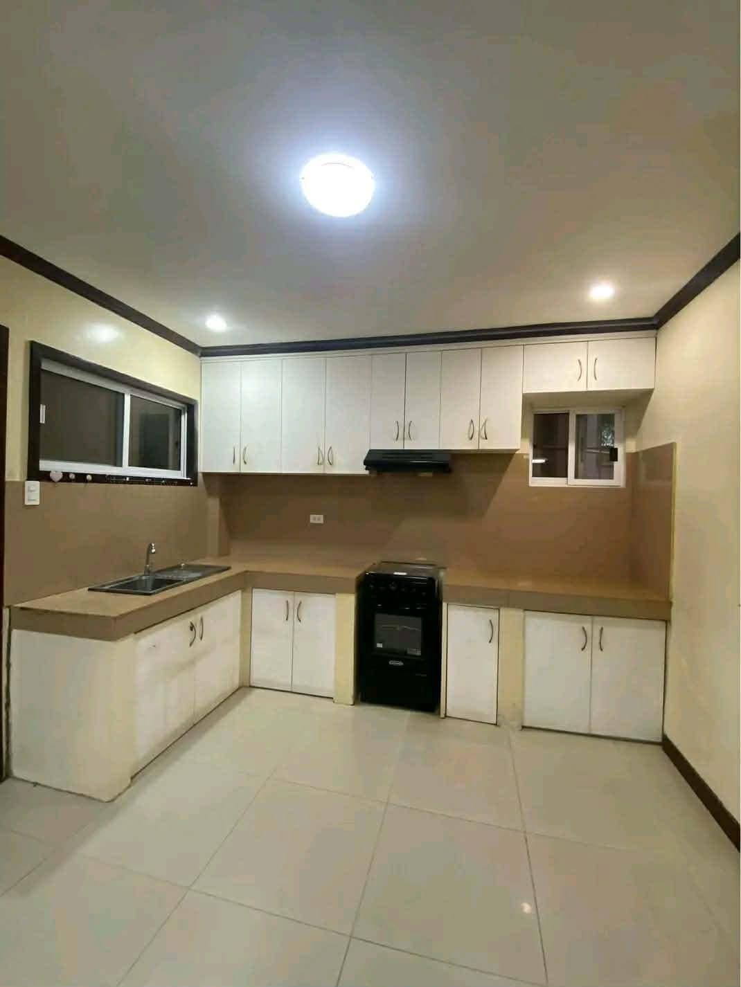 HOUSE FOR RENT 🎉 - photo 1