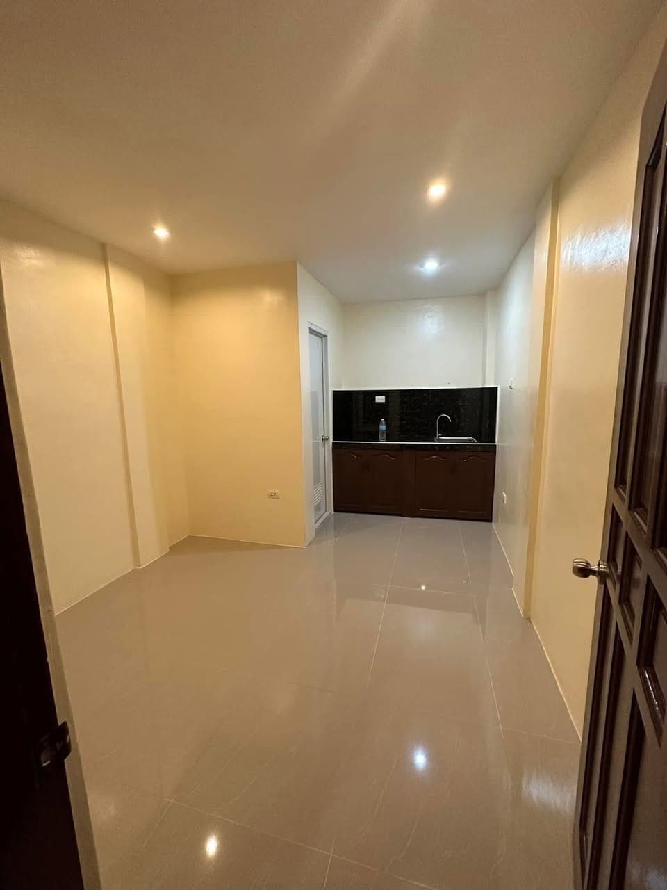 Hello naa ta available 1 room. - photo 2