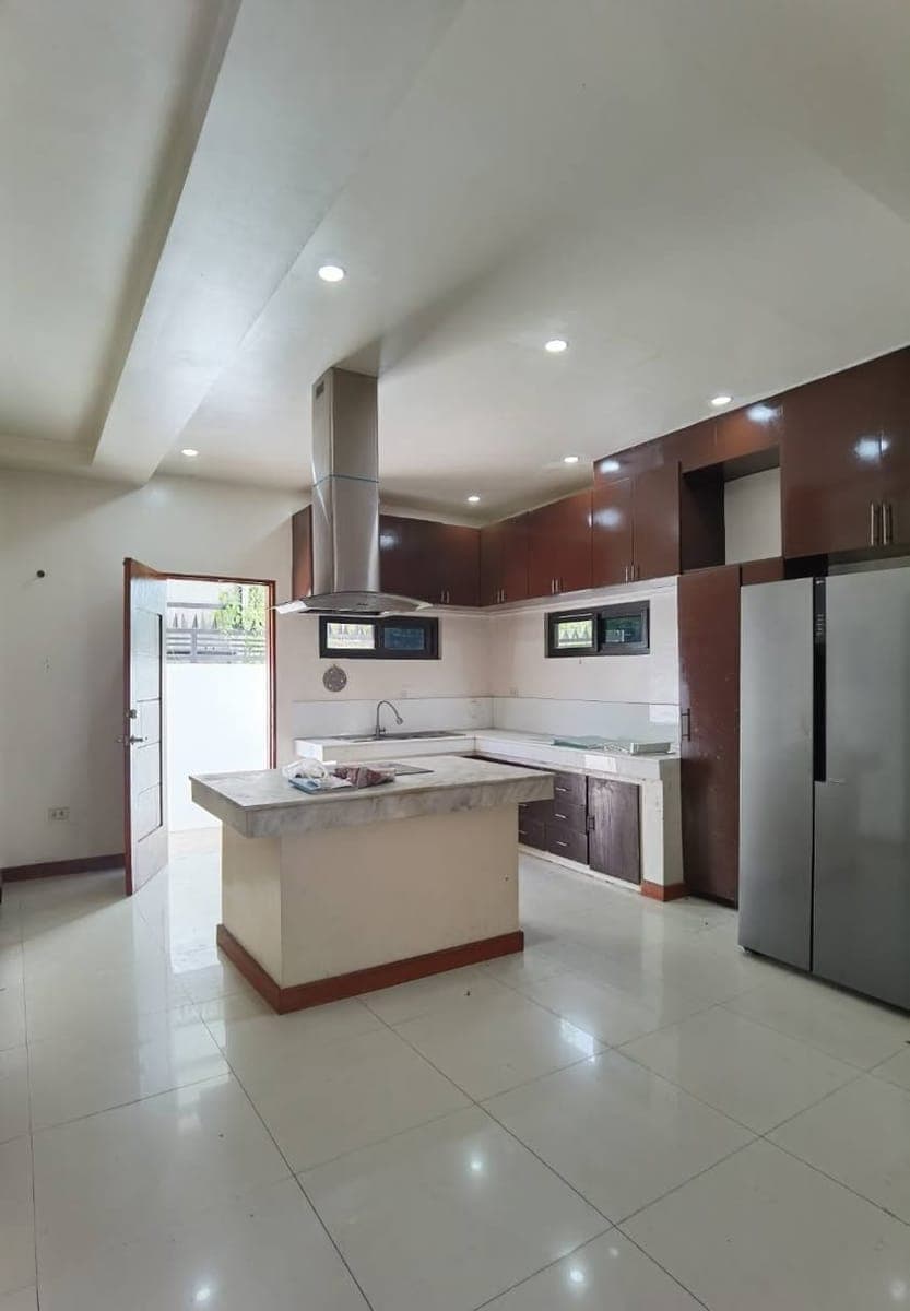 🏡 HOUSE FOR RENT - photo 2