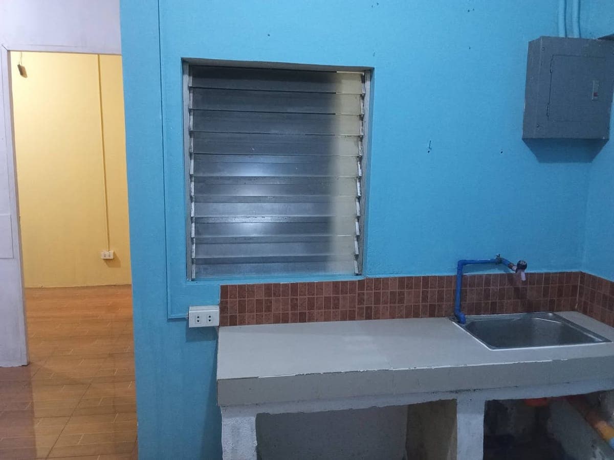 House for rent 2br 2cr near main road 4 min walk to STI - photo 4