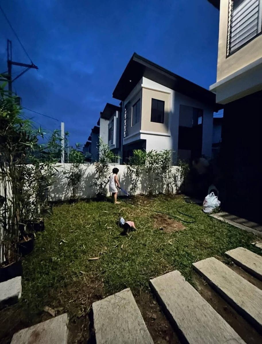 Phirst park Gentri Pasalo 650k cash out Pwede 2 gives  or For rent 18k Monthly  2br 66sqm 1br DM sure buyer only - photo 2