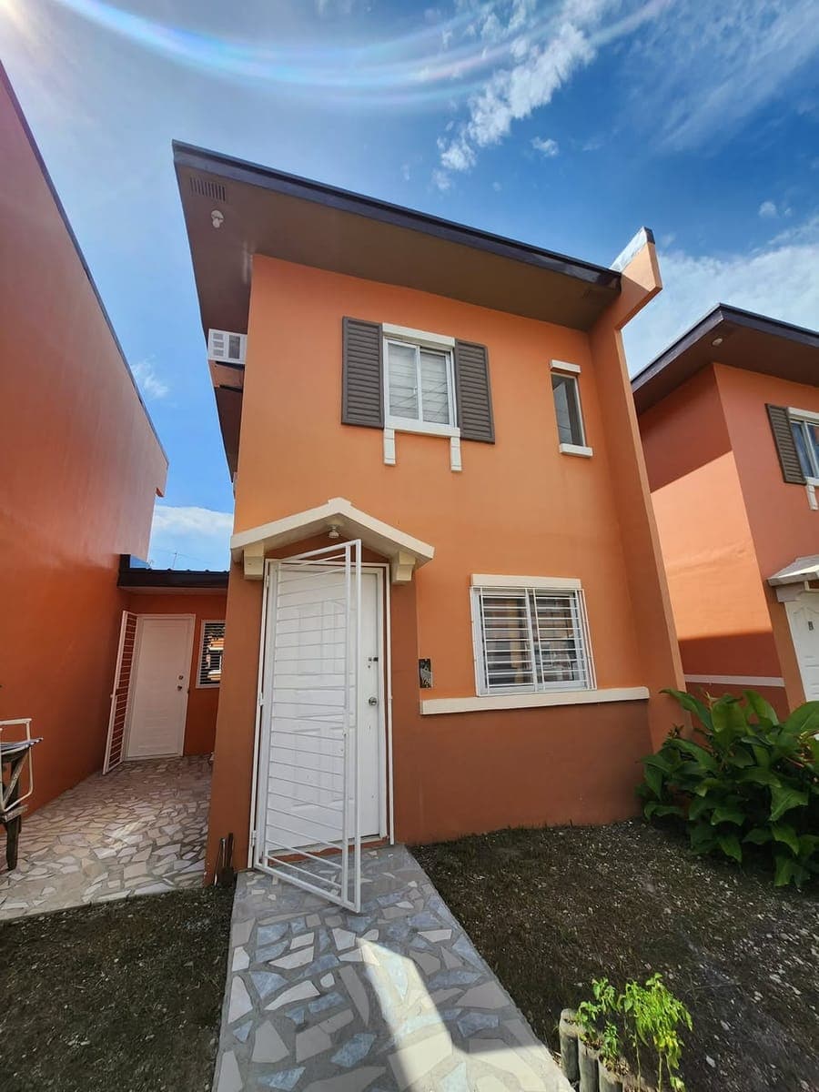 Beautiful minimalist house for rent in a secured subdivision - photo 2